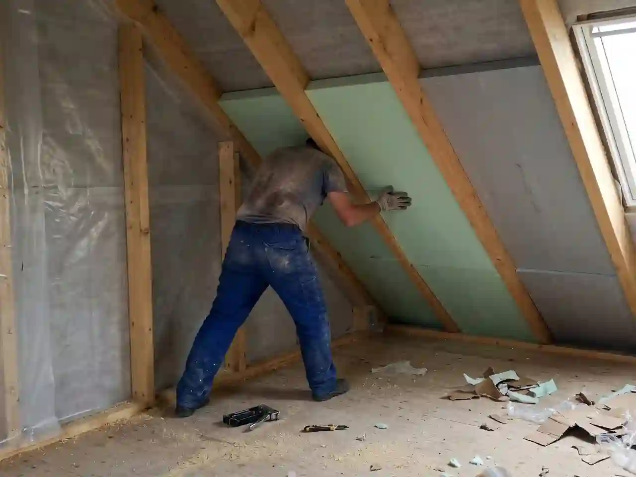 Isolation des combles perdus à Rodez par soufflage de ouate de cellulose