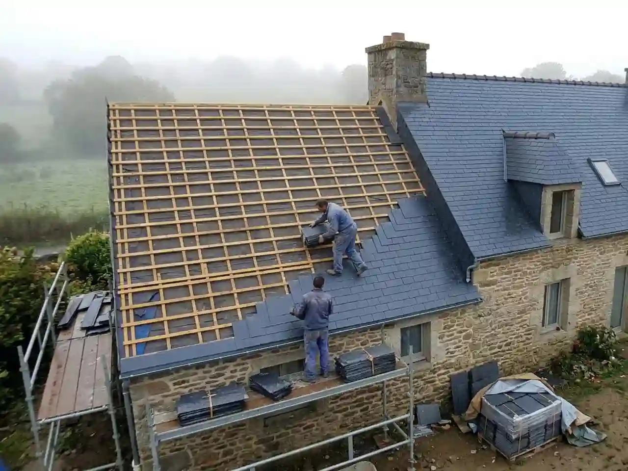 Pose de toiture neuve adaptée au climat du plateau ruthénois